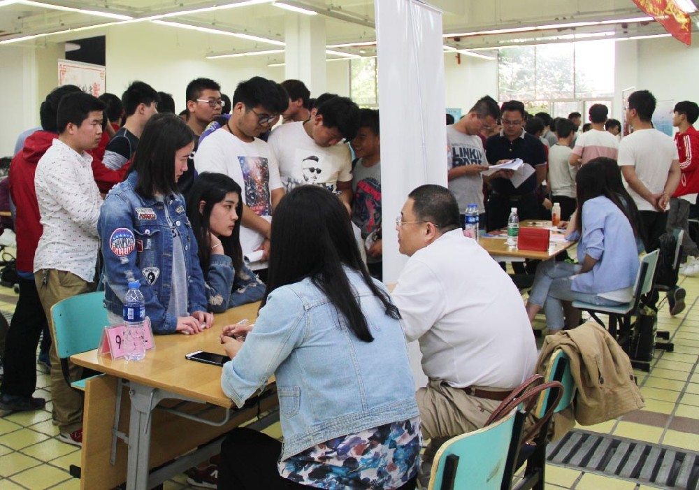 上海博世学校成功举办2016年大型校园招聘会