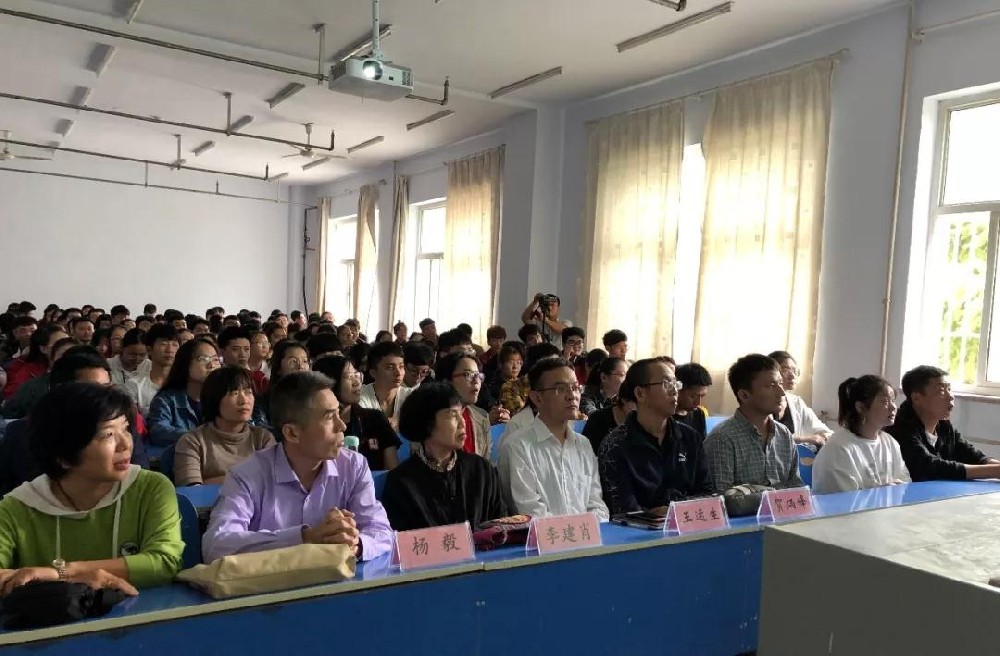 河东民俗文化与剪纸艺术走进课堂